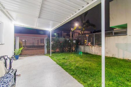 Casa à venda com 136m², 2 quartos e 2 vagasQuintal