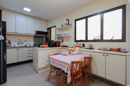 Apartamento à venda com 174m², 3 quartos e 2 vagasCozinha