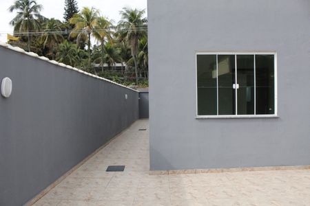 Casa de condomínio à venda com 160m², 3 quartos e 2 vagasQuintal