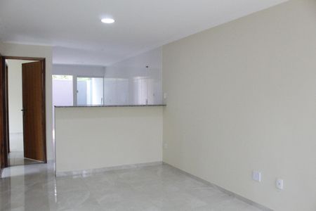 Sala de casa de condomínio à venda com 3 quartos, 160m² em Jacarepaguá, Rio de Janeiro