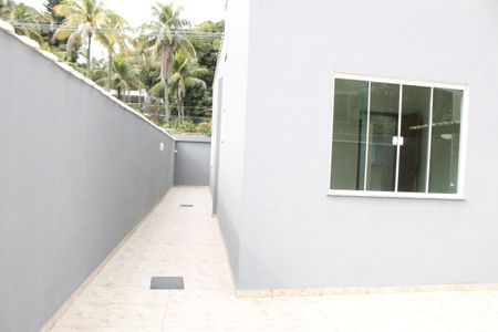 Casa de condomínio à venda com 160m², 3 quartos e 2 vagasQuintal