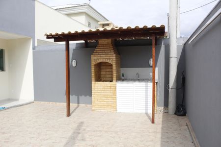 Casa de condomínio à venda com 160m², 3 quartos e 2 vagasChurrasqueira