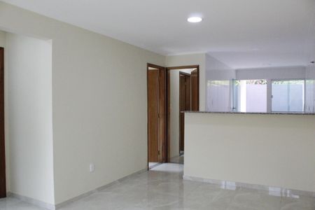 Sala de casa de condomínio à venda com 3 quartos, 160m² em Jacarepaguá, Rio de Janeiro