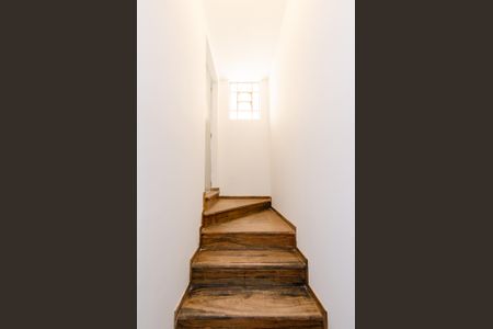 Casa à venda com 310m², 4 quartos e 1 vagaEscada terraço