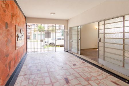Casa à venda com 310m², 4 quartos e 1 vagaGaragem