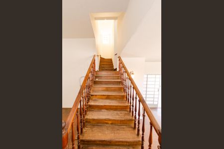 Casa à venda com 310m², 4 quartos e 1 vagaEscada