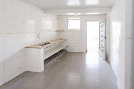 Casa à venda com 310m², 4 quartos e 1 vagaCasa 2 - Cozinha