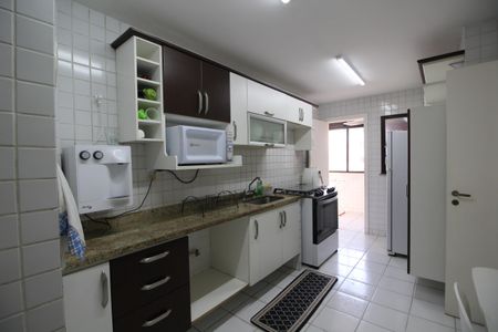 Apartamento à venda com 150m², 4 quartos e 2 vagasCozinha