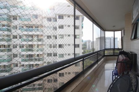 Apartamento à venda com 150m², 4 quartos e 2 vagasVaranda dos Quartos 2 e 3