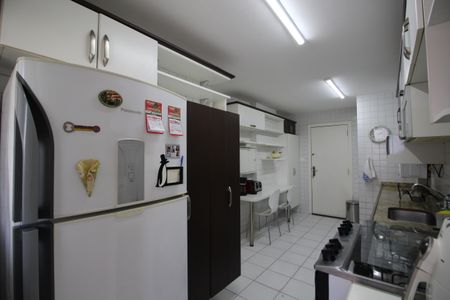 Apartamento à venda com 150m², 4 quartos e 2 vagasCozinha