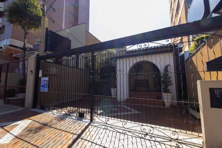 Casa para alugar com 103m², 3 quartos e 2 vagasFachada