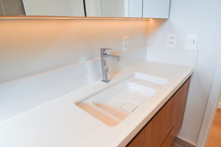 Apartamento à venda com 179m², 2 quartos e 1 vaga Apartamento à venda com 179m², 2 quartos e 1 vagaBanheiro da Suíte 1