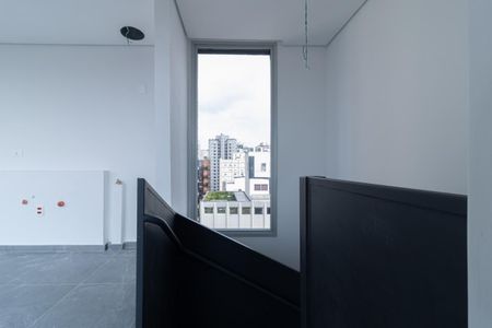 Apartamento à venda com 179m², 2 quartos e 1 vagaEscada