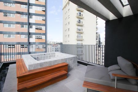 Apartamento à venda com 179m², 2 quartos e 1 vaga Apartamento à venda com 179m², 2 quartos e 1 vagaSacada