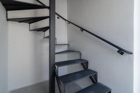 Apartamento à venda com 179m², 2 quartos e 1 vagaEscada