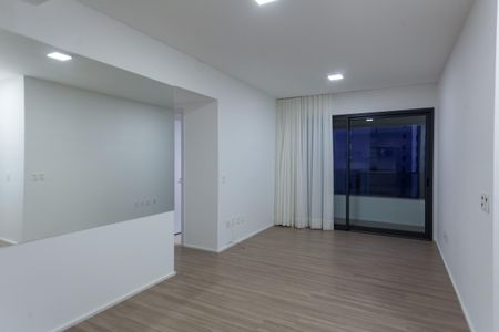 Sala de apartamento à venda com 2 quartos, 76m² em Vila da Serra, Nova Lima