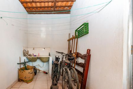 Casa à venda com 380m², 2 quartos e 3 vagasCasa 2 - Área de Serviço