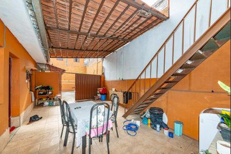 Casa à venda com 380m², 2 quartos e 3 vagasCasa 2 - Entrada