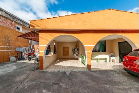 Casa à venda com 380m², 2 quartos e 3 vagasGaragem - Quintal
