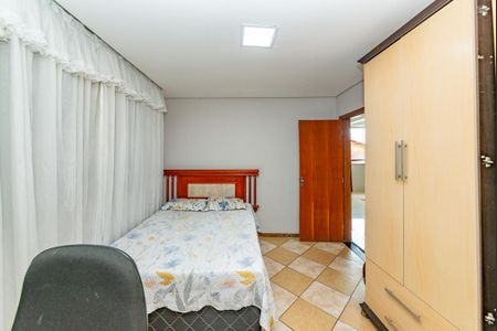 Casa à venda com 380m², 2 quartos e 3 vagasQuarto 2
