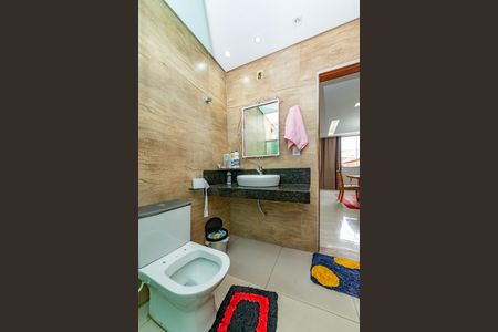 Casa à venda com 380m², 2 quartos e 3 vagasBanheiro Social