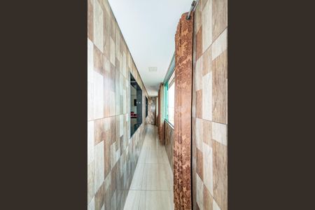 Casa à venda com 380m², 2 quartos e 3 vagasCorredor