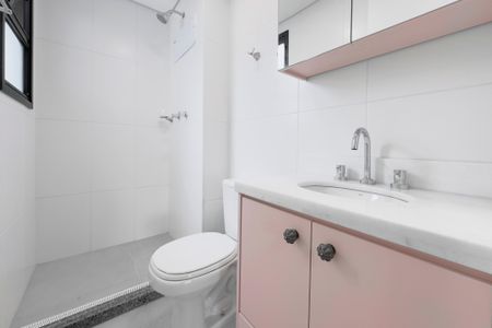 Apartamento para alugar com 57m², 2 quartos e 1 vaga Apartamento para alugar com 57m², 2 quartos e 1 vagaBanheiro da Suíte