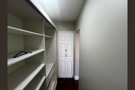 Apartamento para alugar com 140m², 3 quartos e 2 vagasCloset da suíte