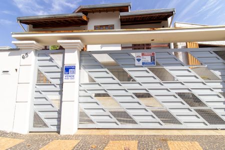 Casa à venda com 355m², 4 quartos e 5 vagasFachada