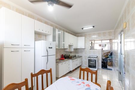 Apartamento para alugar com 146m², 3 quartos e sem vaga