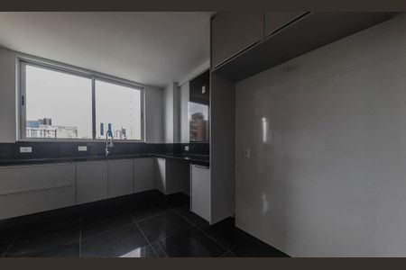 Apartamento à venda com 197m², 4 quartos e 4 vagasCozinha