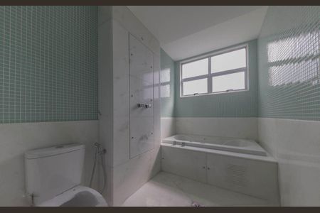 Apartamento à venda com 197m², 4 quartos e 4 vagasBanheiro da Suíte 2