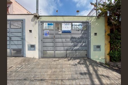 Casa para alugar com 126m², 3 quartos e 1 vaga Casa para alugar com 126m², 3 quartos e 1 vagaFachada