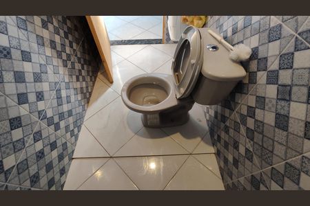 Banheiro de casa para alugar com 1 quarto, 46m² em Parque Dourado, Ferraz de Vasconcelos