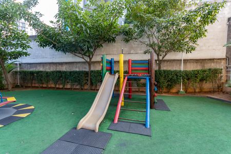 Apartamento à venda com 69m², 3 quartos e 2 vagasÁrea comum - Playground