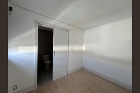 Apartamento à venda com 182m², 4 quartos e 4 vagasquarto 1