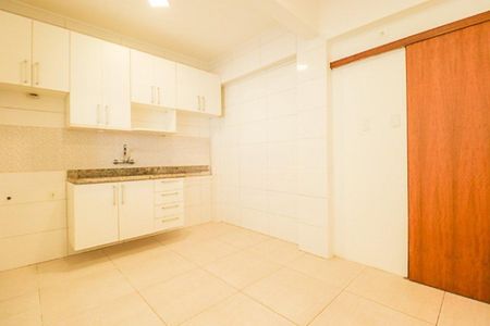 Sala/Cozinha de apartamento para alugar com 3 quartos, 89m² em Rio Branco, Porto Alegre
