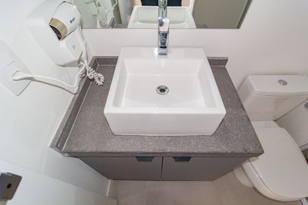 Detalhe - Banheiro de kitnet/studio para alugar com 1 quarto, 25m² em Vila Regente Feijó, São Paulo
