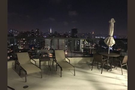 Apartamento à venda com 32m², 1 quarto e 1 vaga Apartamento à venda com 32m², 1 quarto e 1 vagaÁrea comum - Piscina