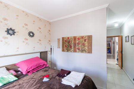 Casa à venda com 200m², 3 quartos e 2 vagasSuíte