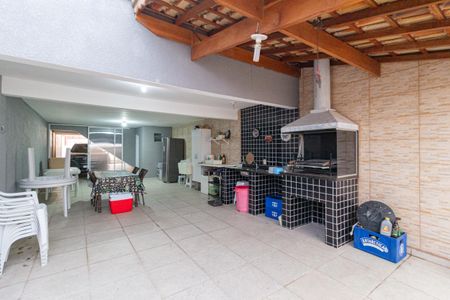 Casa à venda com 200m², 3 quartos e 2 vagasQuintal