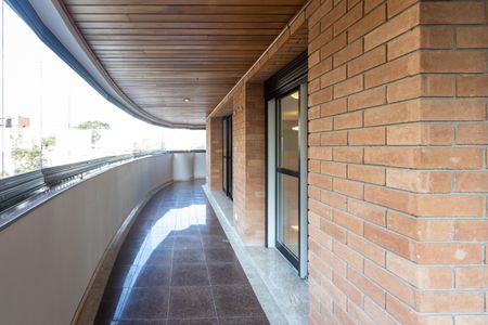 Apartamento para alugar com 171m², 3 quartos e 3 vagasVaranda