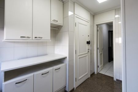Apartamento para alugar com 171m², 3 quartos e 3 vagasÁrea de Serviço