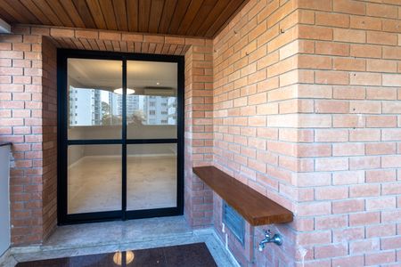 Apartamento para alugar com 171m², 3 quartos e 3 vagasVaranda