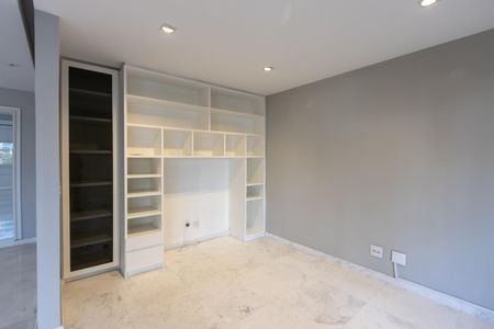 Apartamento para alugar com 171m², 3 quartos e 3 vagasSala
