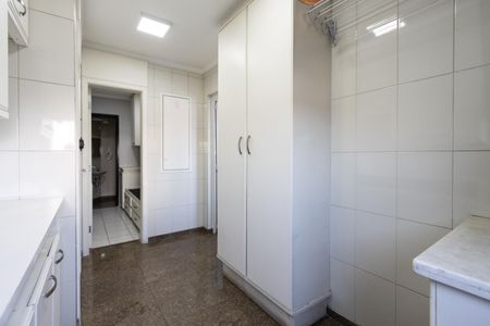 Apartamento para alugar com 171m², 3 quartos e 3 vagasÁrea de Serviço