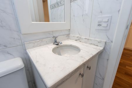 Apartamento para alugar com 171m², 3 quartos e 3 vagasBanheiro do Suíte 1
