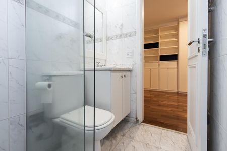 Apartamento para alugar com 171m², 3 quartos e 3 vagasBanheiro do Suíte 1