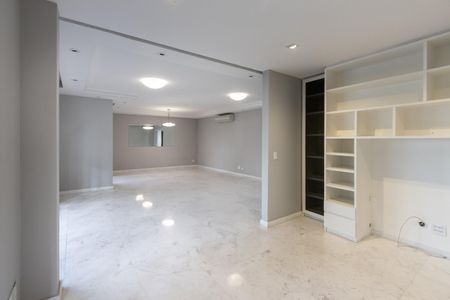 Apartamento para alugar com 171m², 3 quartos e 3 vagasSala