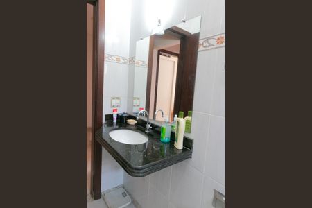 Casa à venda com 165m², 4 quartos e 2 vagasBanheiro Social 1